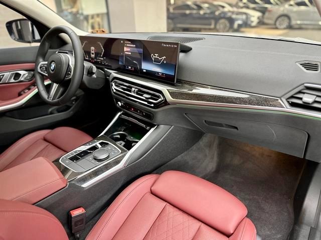 BMW 3 Series 2023 325Li M Conjunto deportivo interior foto 9 BMW 3 Series 2023 325Li M Conjunto deportivo interior foto 9