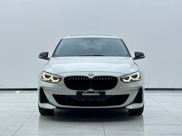 BMW 1 Series 2021 Restyling 125i M Sports Obsidian Night Edition exterior photo 2