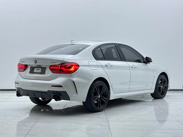 BMW 1 Series 2021 Restyling 125i M Sports Obsidian Night Edition interior photo 11