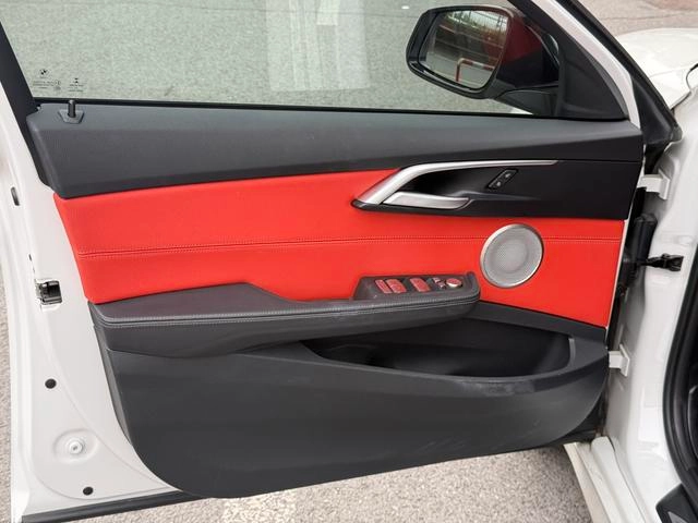 BMW 1 Series 2021 Restyling 125i M Sports Obsidian Night Edition exterior photo 9