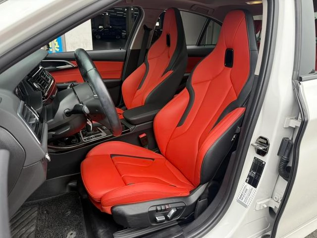 BMW 1 Series 2021 Restyling 125i M Sports Obsidian Night Edition interior photo 11