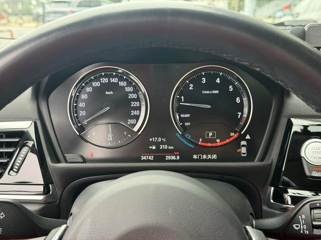 BMW 1 Series 2021 Restyling 125i M Sports Obsidian Night Edition interior photo 18