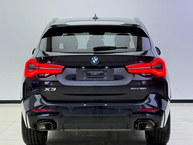 BMW X3 2023 xDrive30i Leading Type M Obsidian Night Suit interior photo 20