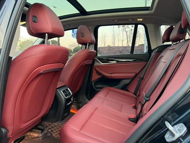 BMW X3 2022 xDrive25i M Conjunto deportivo interior foto 11