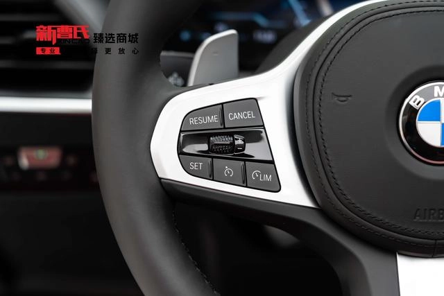 BMW 4 Series 2023 425i Cabriolet M Set de nuit de sport intérieur photo 16