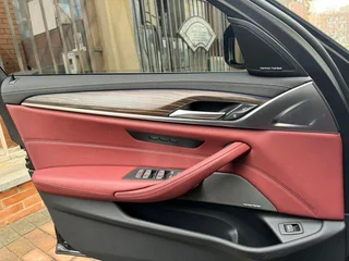 BMW 5 Series 2023 530Li Leading Type M Sports suit interior photo 9 BMW 5 Series 2023 530Li Leading Type M Sports suit interior photo 9