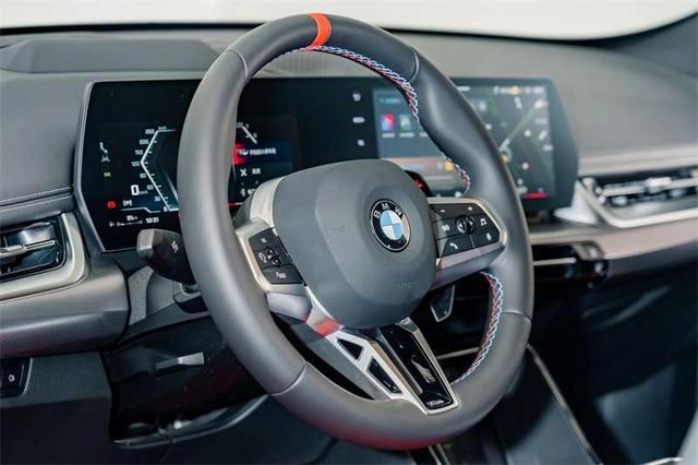 BMW X1 2024 M35Li extérieur photo 10