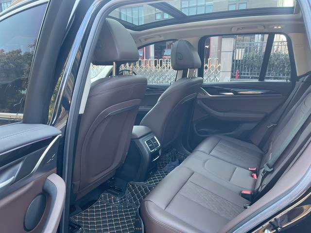 BMW X3 2022 Restyling xDrive25i M Sports suit interior photo 10