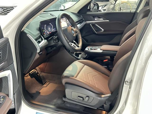 BMW X1 2023 sDrive25Li M Sports suit interior photo 10