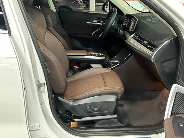 BMW X1 2023 sDrive25Li M Sports suit interior photo 12