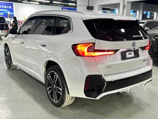BMW X1 2023 sDrive25Li M Sports suit interior photo 16