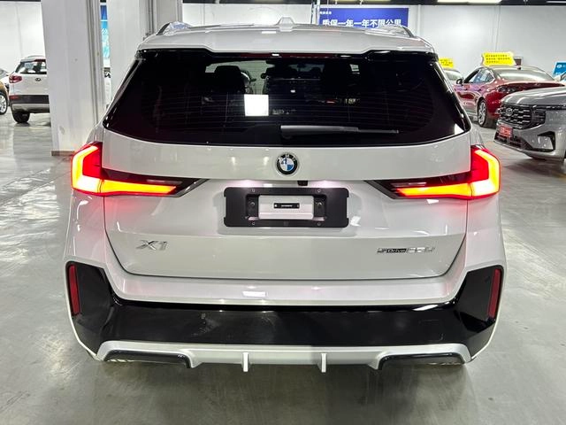 BMW X1 2023 sDrive25Li M Sports suit interior photo 17