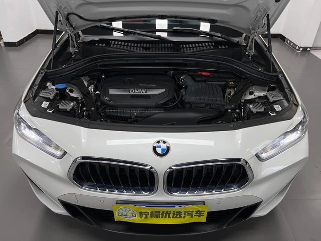 BMW X2 2021 Restyling sDrive25i M Sports suit interior photo 12
