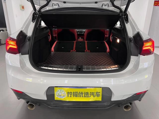 BMW X2 2021 Restyling sDrive25i M Sports suit interior photo 16