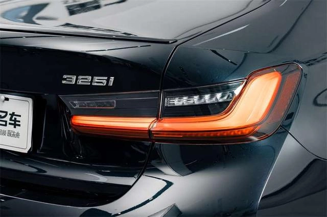 BMW 3 Series 2023 325i M Sports Night Suit exterior photo 9