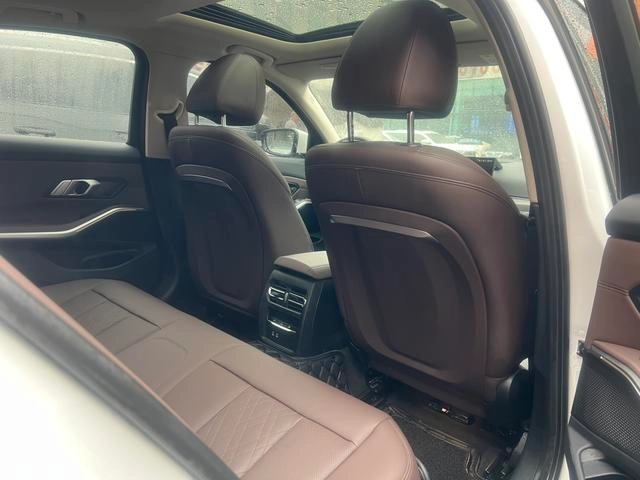 BMW 3 Series 2023 325i M Sports suit interior photo 7