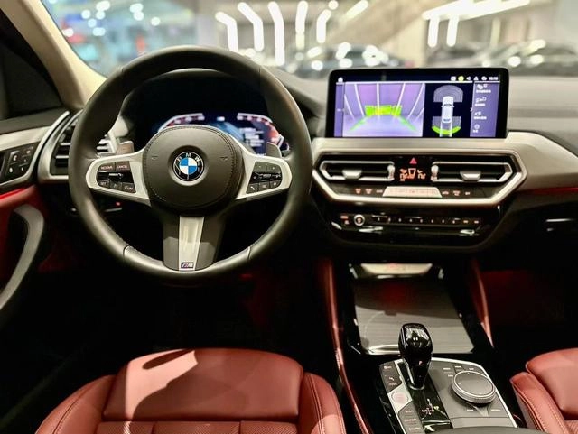 BMW X4 2022 xDrive 25i M Sports suit interior photo 7