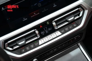 BMW 4 Series 2022 Restyling 430i M Sports Night Suit interior photo 13