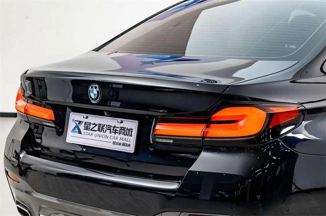 BMW 5 Series 2022 Вторичная модификация 525Li M Спортивный костюм экстерьер фото 8