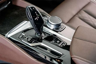 BMW 5 Series 2022 Вторичная модификация 525Li M Спортивный костюм интерьер фото 11