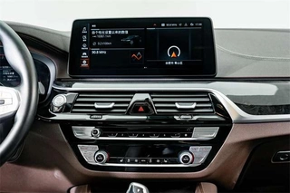 BMW 5 Series 2022 Вторичная модификация 525Li M Спортивный костюм интерьер фото 13