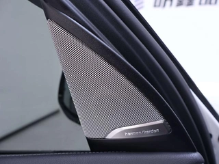BMW X3 2022 xDrive30i Leading Type M Obsidian Night Suit interior photo 19