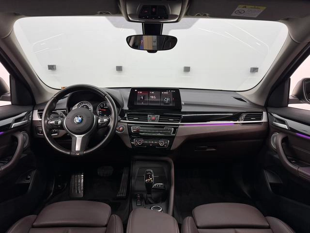 BMW X1 2022 sDrive25Li Leading Type interior photo 9