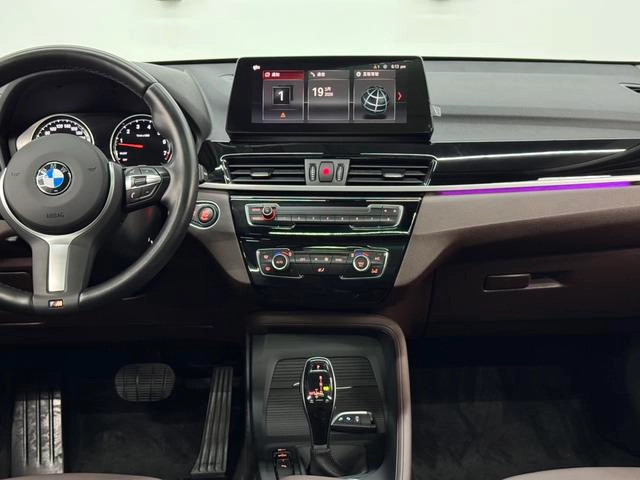 BMW X1 2022 sDrive25Li Leading Type interior photo 11