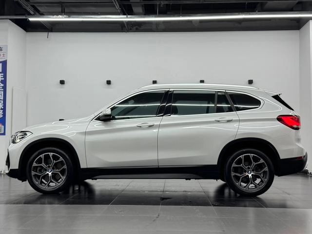 BMW X1 2022 sDrive25Li Leading Type interior photo 13