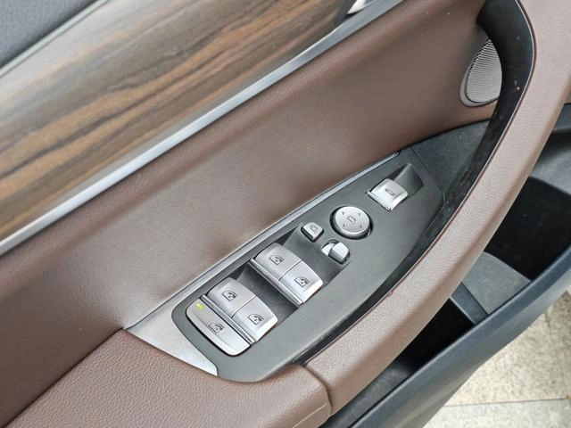 BMW X3 2022 xDrive30i Leading Type M Obsidian Night Suit interior photo 10