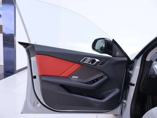 BMW 2 Series 2025 225L M Set de nuit de sport intérieur photo 19