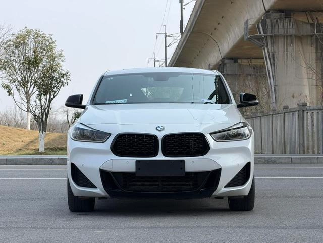 BMW X2 2021 Restyling sDrive25i Obsidian Night Edition exterior photo 2