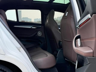 BMW X2 2021 Restyling sDrive25i Obsidian Night Edition interior photo 11