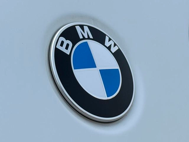BMW X2 2021 Restyling sDrive25i Obsidian Night Edition interior photo 13