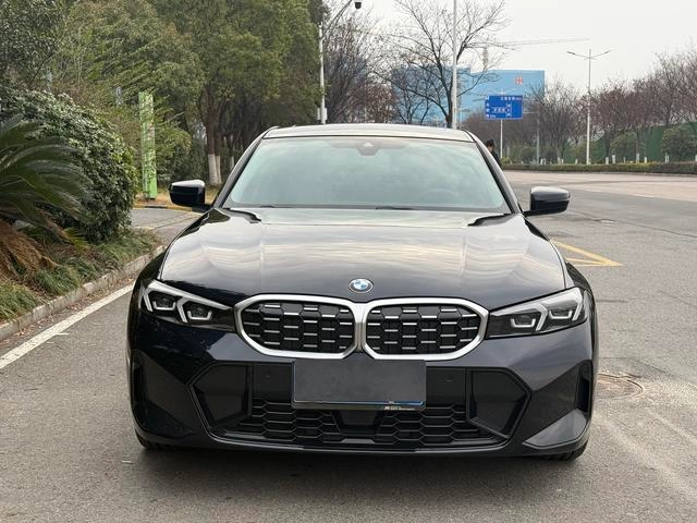 BMW 3 Series 2025 325Li M Conjunto deportivo exterior foto 2