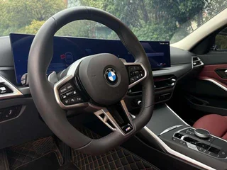 BMW 3 Series 2025 325Li M Conjunto deportivo exterior foto 5