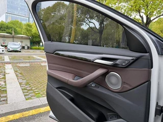 BMW X2 2022 sDrive25i M Off-road suit interior photo 11