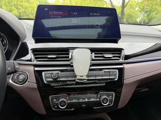 BMW X2 2022 sDrive25i M Off-road suit interior photo 14