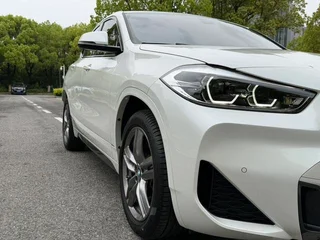 BMW X2 2022 sDrive25i M Off-road suit interior photo 19