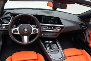 BMW Z4 2023 sDrive 25i M Sports suit interior photo 11