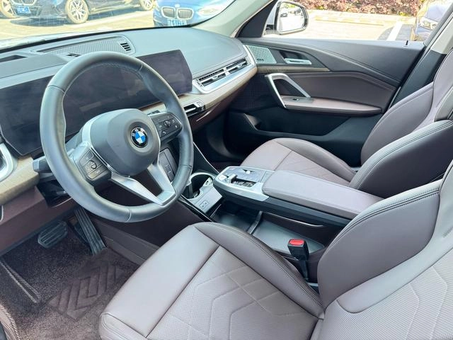 BMW X1 2023 xDrive25Li X Design Suit interior photo 8
