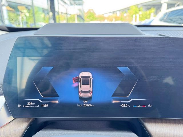 BMW X1 2023 xDrive25Li X Design Suit interior photo 13