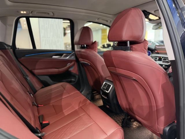 BMW X3 2023 xDrive30i Leading Type M Obsidian Night Suit interior photo 12 BMW X3 2023 xDrive30i Leading Type M Obsidian Night Suit interior photo 12