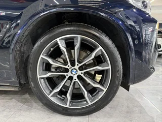BMW X3 2023 xDrive30i Leading Type M Obsidian Night Suit interior photo 14 BMW X3 2023 xDrive30i Leading Type M Obsidian Night Suit interior photo 14