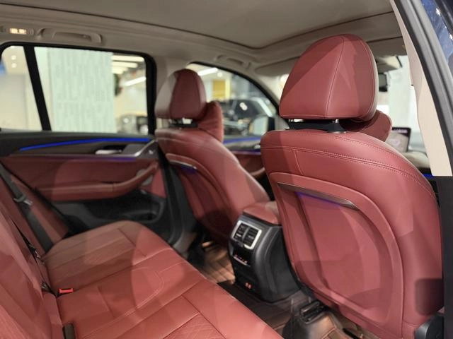 BMW X3 2023 xDrive30i Leading Type M Obsidian Night Suit interior photo 13