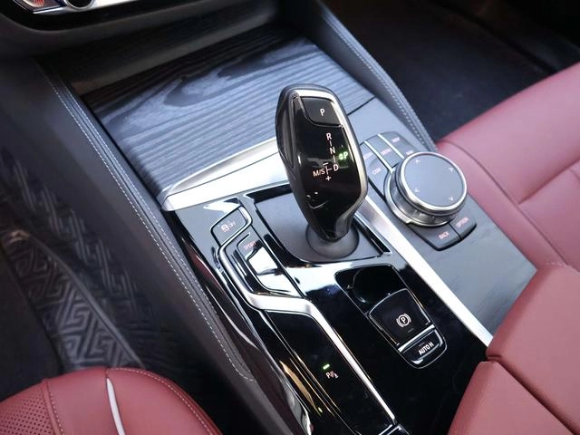 BMW 5 Series 2023 Restyling 530Li Leading Type M Sports suit interior photo 13