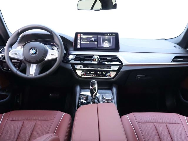 BMW 5 Series 2023 Restyling 530Li Leading Type M Sports suit interior photo 14