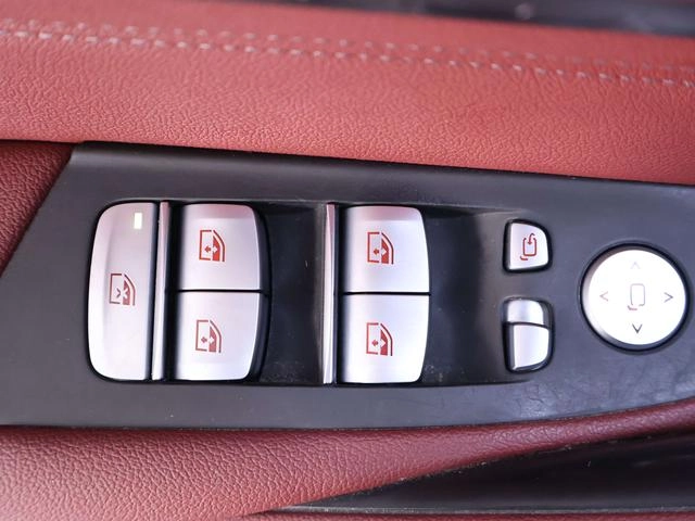 BMW 5 Series 2023 Restyling 530Li Leading Type M Sports suit interior photo 18