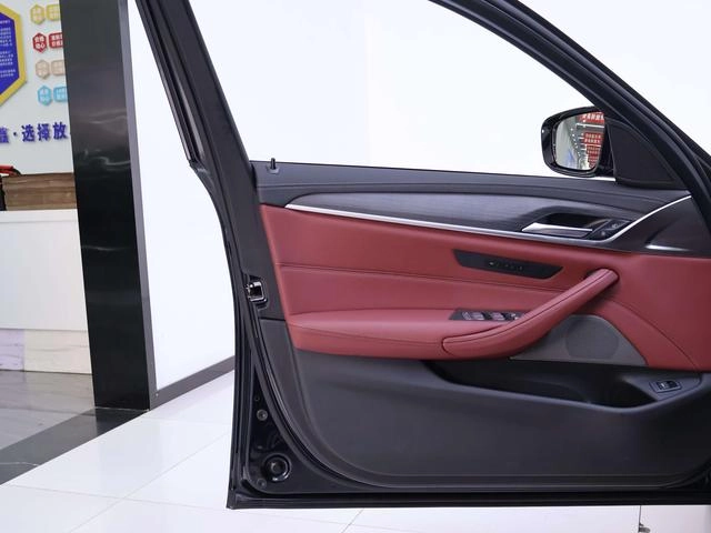 BMW 5 Series 2023 Restyling 530Li Leading Type M Sports suit interior photo 19