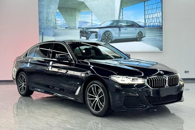 BMW 5 Series 2022 Segundo cambio 525Li M Conjunto deportivo exterior foto 3